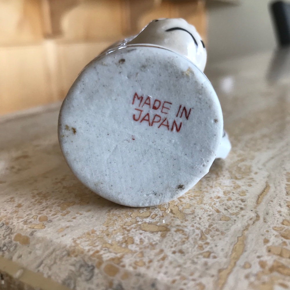 VINTAGE MINITATURE COW MUG - Picture 8 of 8